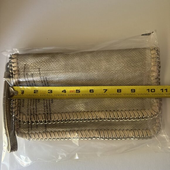 Inzi Silver Metallic Faux Snakeskin Clutch With Chain Trim & Wristlet - Picture 8 of 8